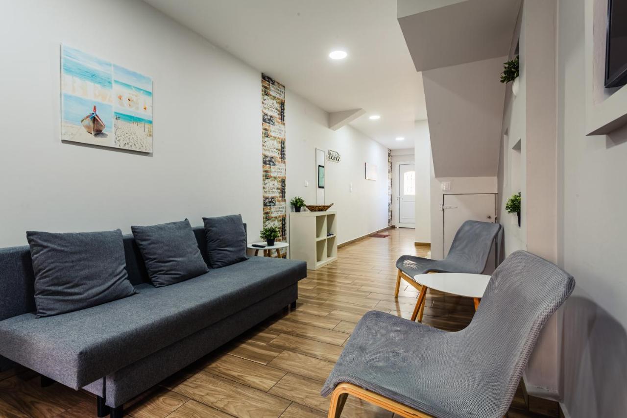 Citysea Fusion, Elegant Gem Minutes From The Beach Kalamata Bagian luar foto