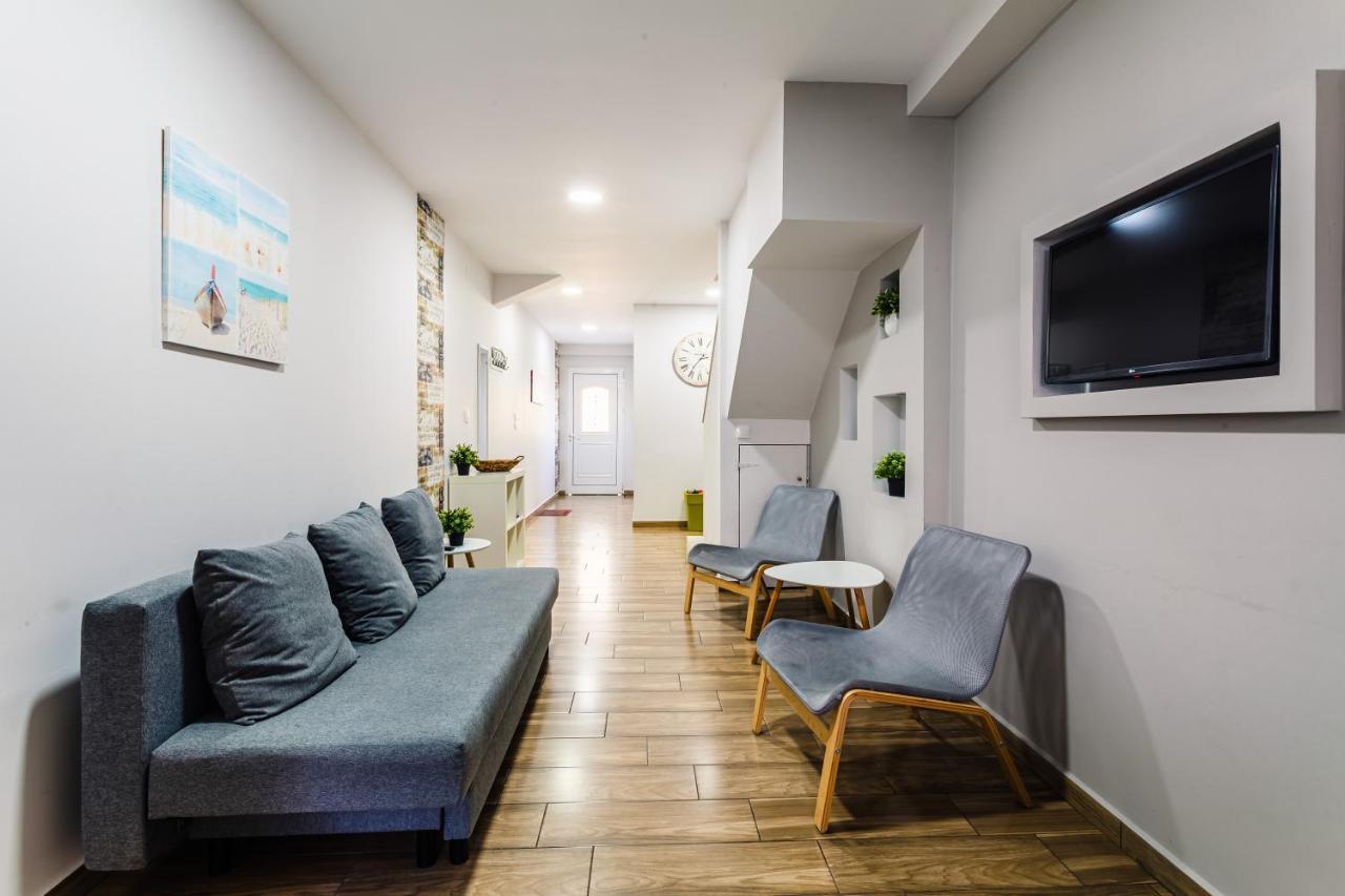 Citysea Fusion, Elegant Gem Minutes From The Beach Kalamata Bagian luar foto