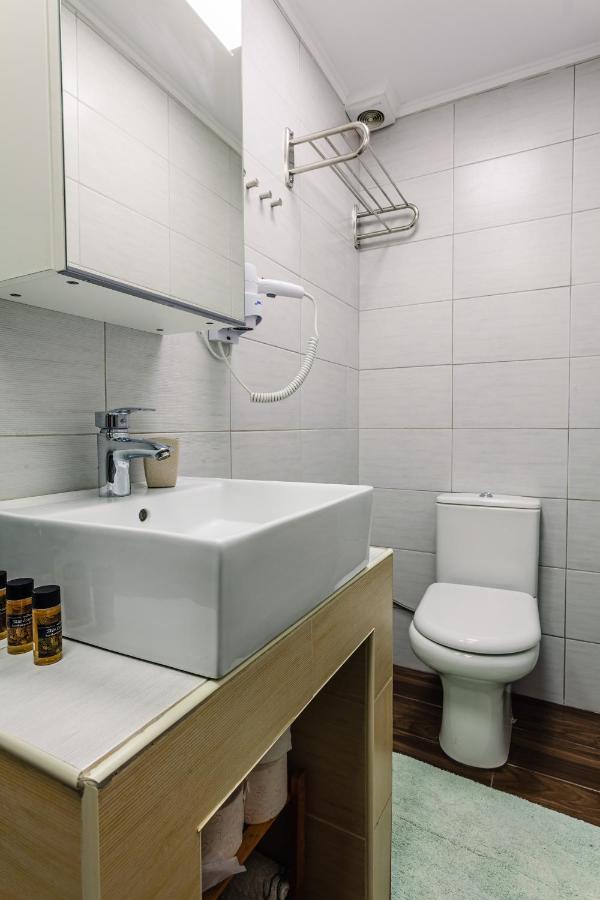 Citysea Fusion, Elegant Gem Minutes From The Beach Kalamata Bagian luar foto